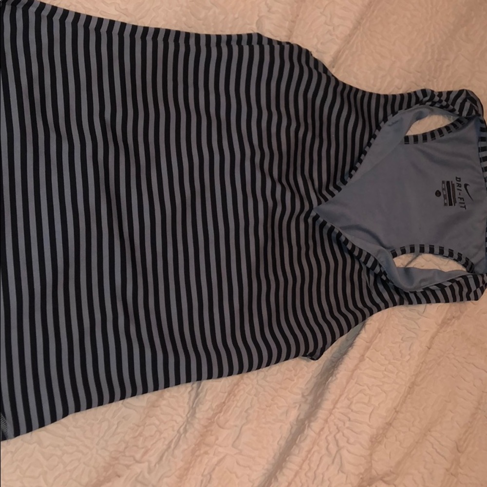 Nike dry-fit workout top